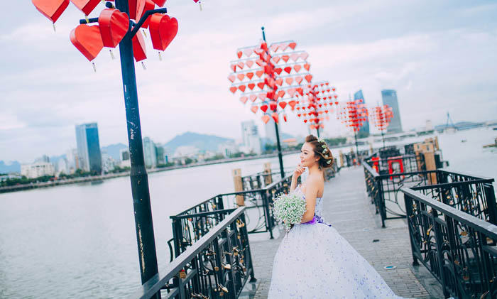 Wedding photography at Lovers Bridge in Da Nang City
