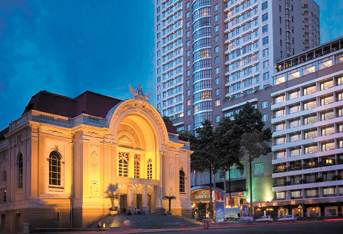 Pre-weddin gphotography at Saigon Opera House