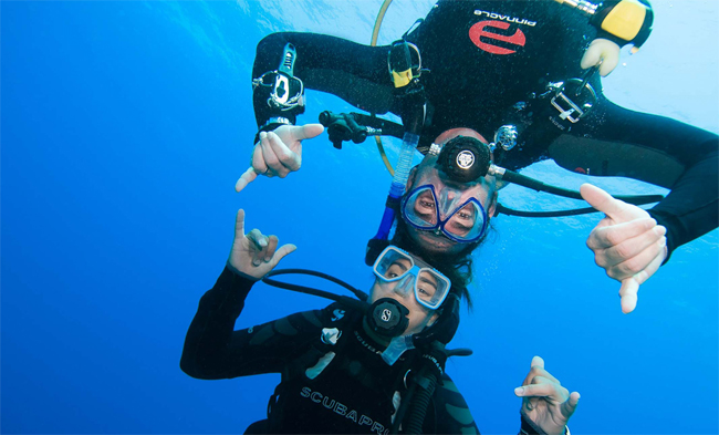Diving at Sao Beach for Wedding Photography