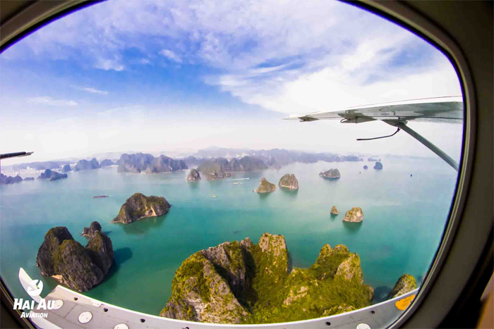 Scenic tour by seaplane in Halong Bay