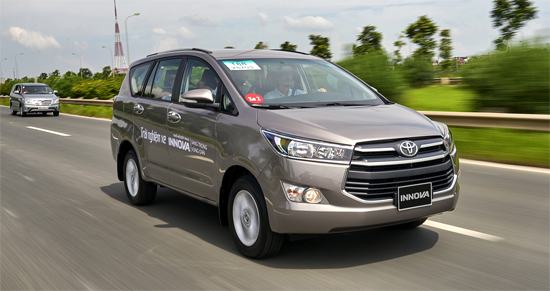 Transfer by private car from Hanoi to Halong Bay